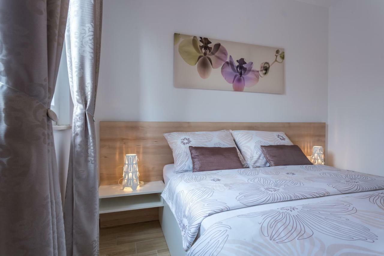 Apartment Elegance Krk Town Luaran gambar
