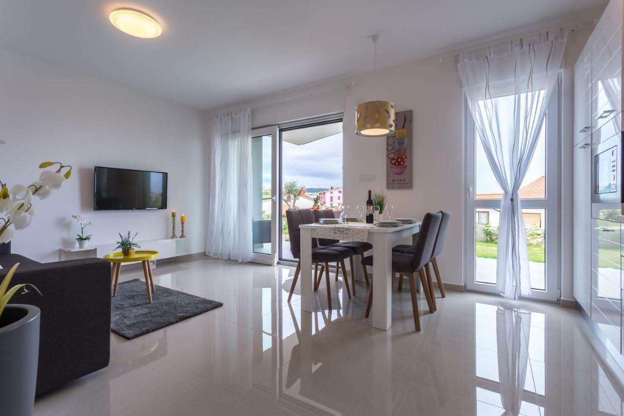 Apartment Elegance Krk Town Luaran gambar